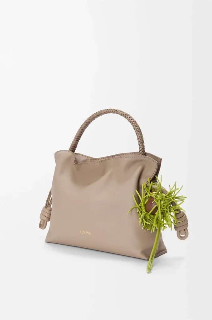 Arrow short strap in classic calfskin Sand Arrow short strap in classic calfskin Sand