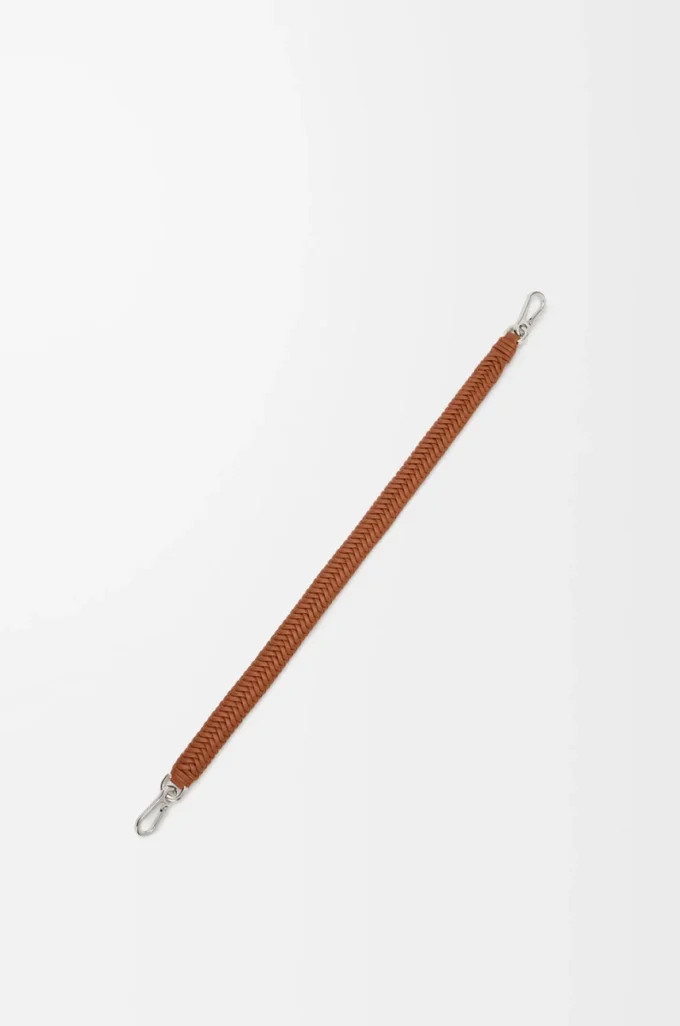 Arrow short strap in classic calfskin Squirrel Arrow short strap in classic calfskin Squirrel