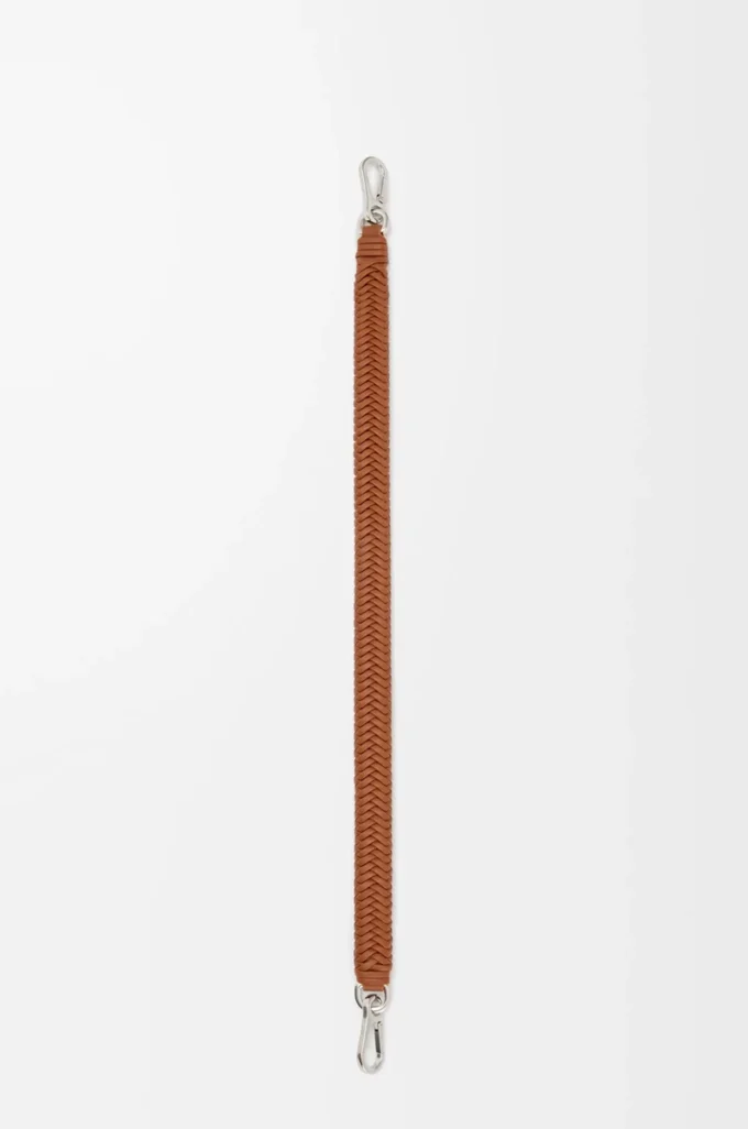 Arrow short strap in classic calfskin Squirrel Arrow short strap in classic calfskin Squirrel