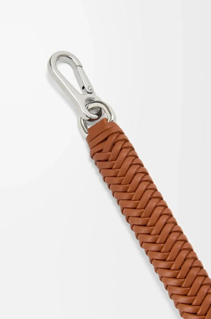 Arrow short strap in classic calfskin Squirrel Arrow short strap in classic calfskin Squirrel