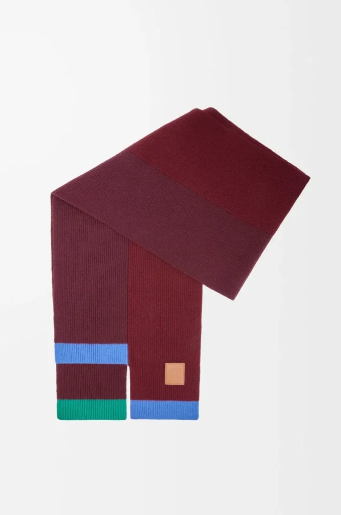 Asymmetric scarf in wool Green/Red/Multicolor Asymmetric scarf in wool Green/Red/Multicolor