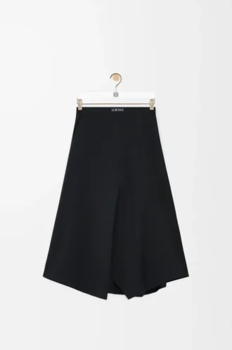Asymmetric skirt in wool Black