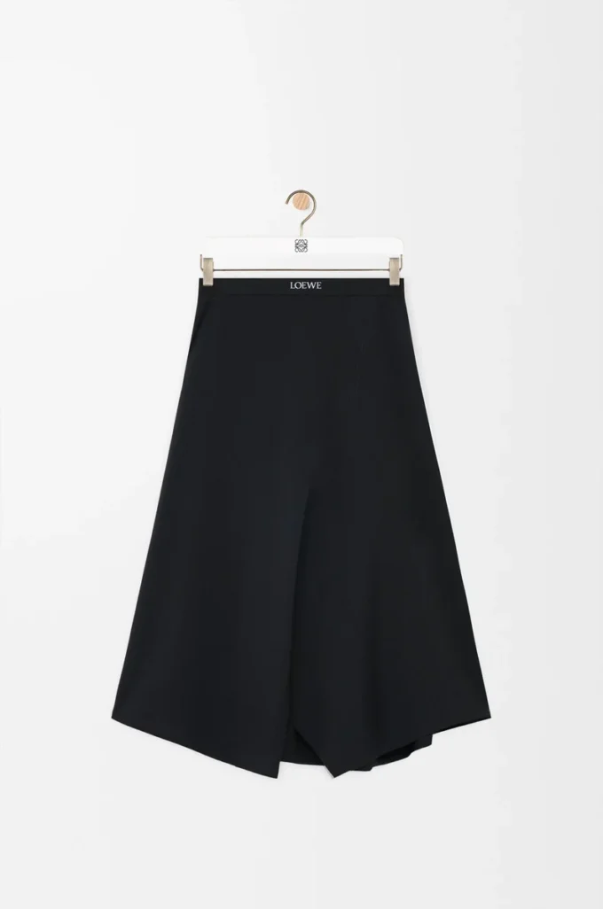 Asymmetric skirt in wool Black Asymmetric skirt in wool Black