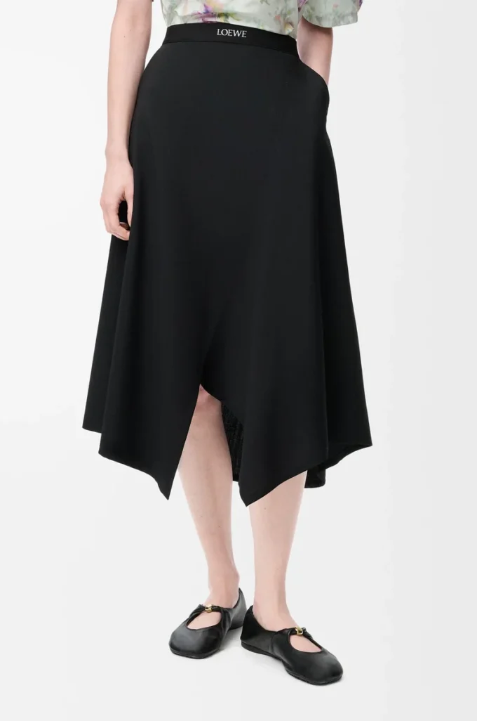 Asymmetric skirt in wool Black Asymmetric skirt in wool Black