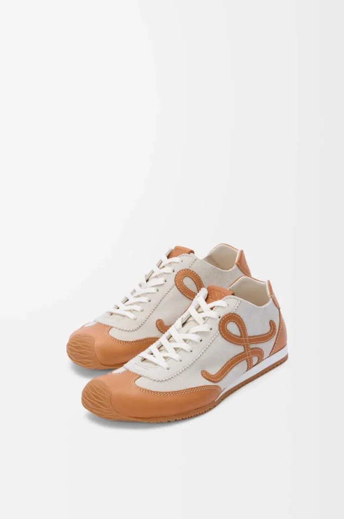 Ballet Runner 2.0 unlined in deerskin and vegetable-tanned calfskin Soft White/Tan Ballet Runner 2.0 unlined in deerskin and vegetable-tanned calfskin Soft White/Tan