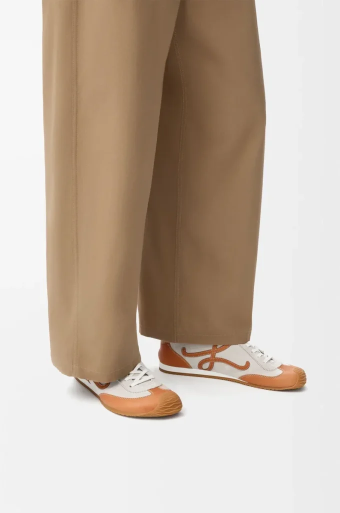 Ballet Runner 2.0 unlined in deerskin and vegetable-tanned calfskin Soft White/Tan Ballet Runner 2.0 unlined in deerskin and vegetable-tanned calfskin Soft White/Tan