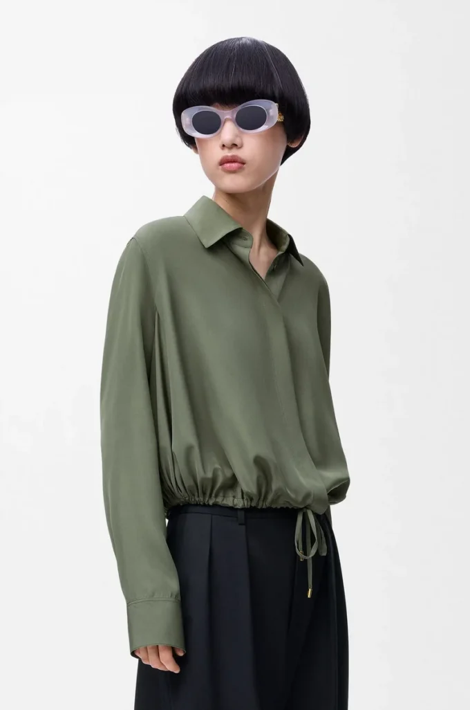 Balloon shirt in silk Khaki Green Balloon shirt in silk Khaki Green