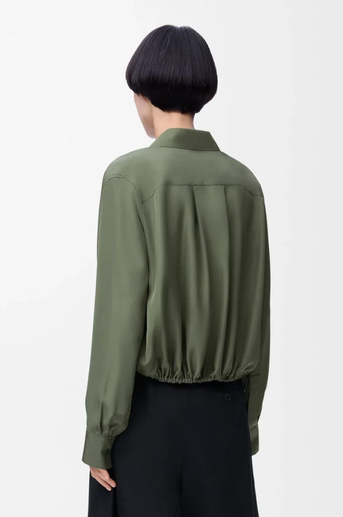 Balloon shirt in silk Khaki Green Balloon shirt in silk Khaki Green