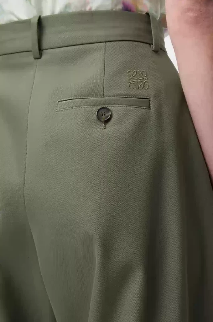 Barrel trousers in cotton and silk Khaki Green Barrel trousers in cotton and silk Khaki Green