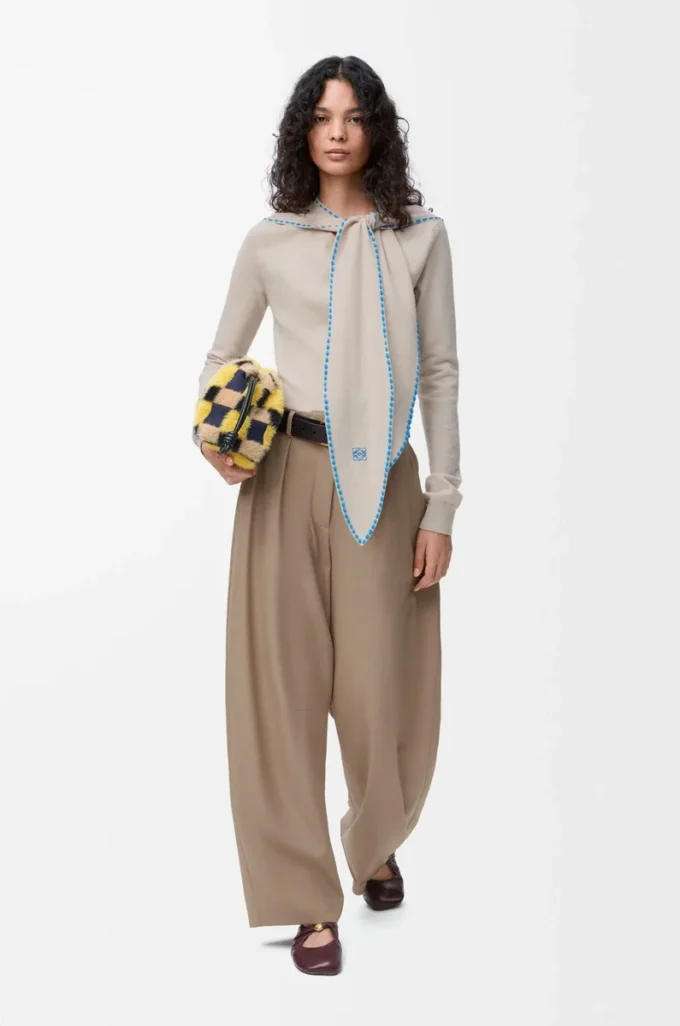 Barrel trousers in wool Sand