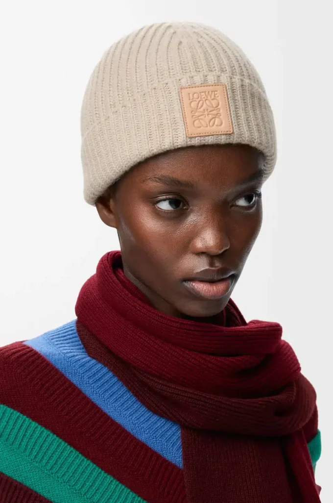 Beanie in cashmere Light Beige Beanie in cashmere Light Beige