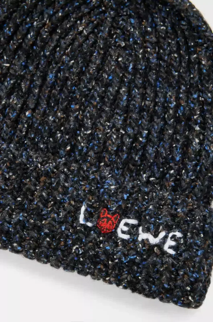 Beanie in wool, silk and alpaca blend Black Melange Beanie in wool, silk and alpaca blend Black Melange