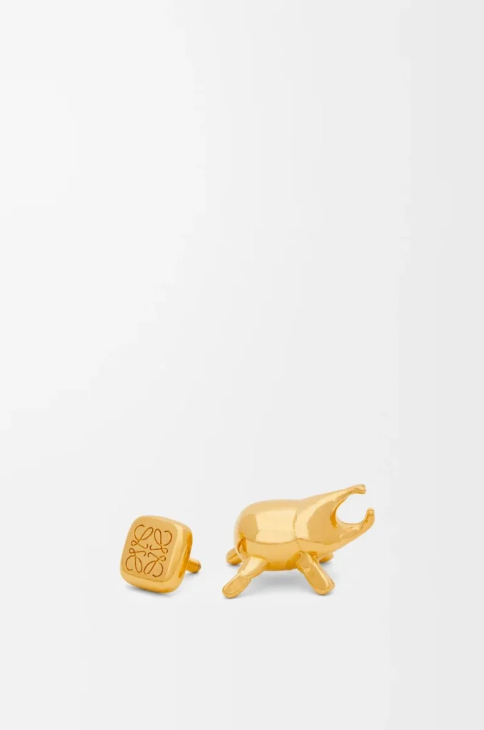 Beetle pin in brass Gold