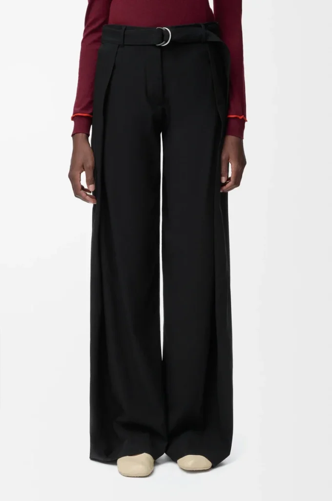 Belted trousers in wool Black