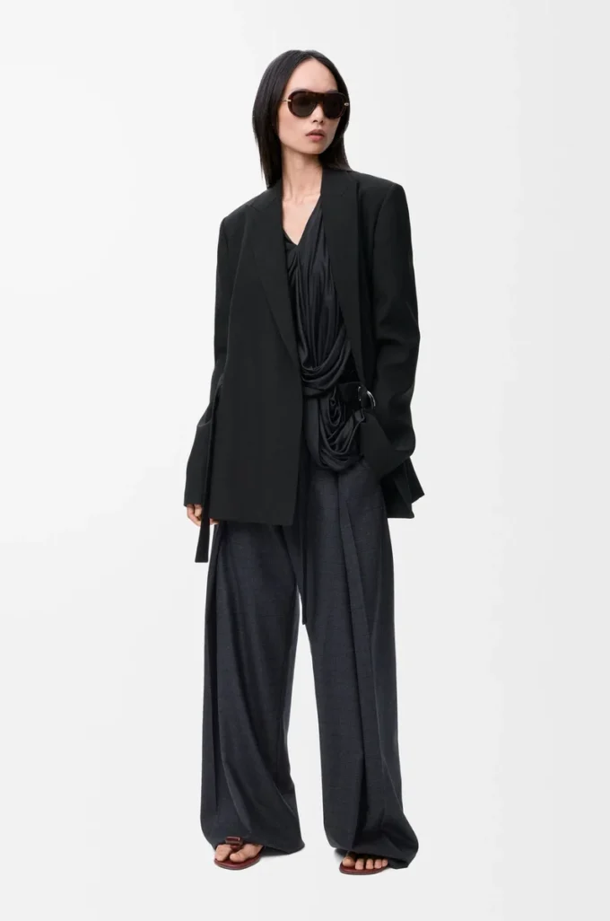 Belted trousers in wool Dark Grey Belted trousers in wool Dark Grey