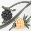 Berry charm in classic calfskin Black/Green Berry charm in classic calfskin Black/Green