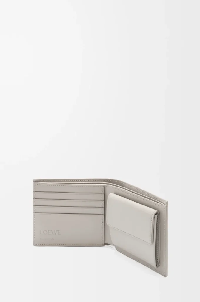 Bifold coin wallet in textured classic calfskin Shell Grey Bifold coin wallet in textured classic calfskin Shell Grey