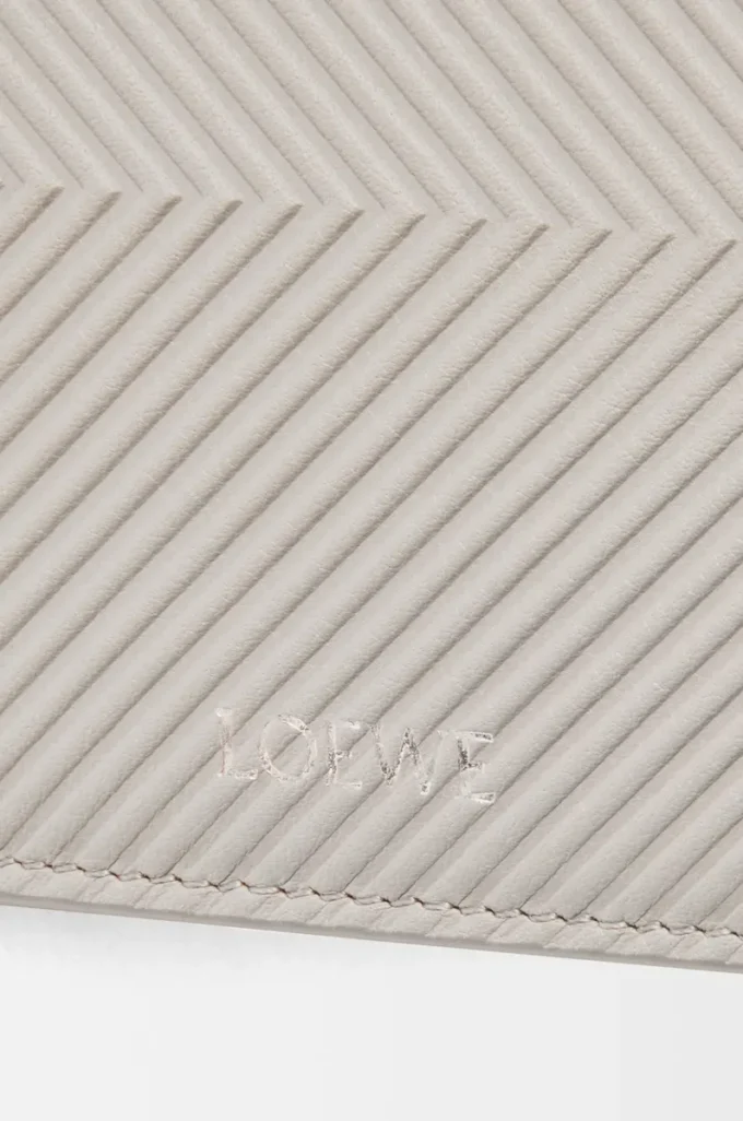 Bifold coin wallet in textured classic calfskin Shell Grey Bifold coin wallet in textured classic calfskin Shell Grey