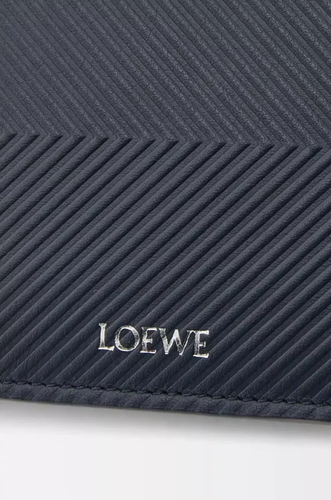 Bifold wallet in textured classic calfskin Deep Navy Bifold wallet in textured classic calfskin Deep Navy