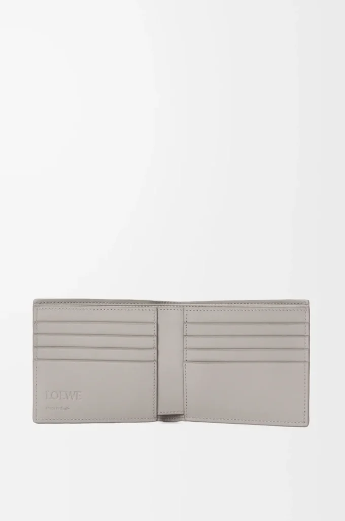 Bifold wallet in textured classic calfskin Shell Grey Bifold wallet in textured classic calfskin Shell Grey