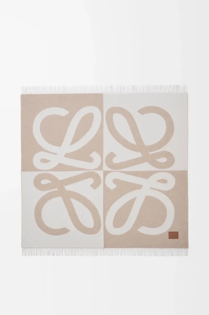 Blanket in wool and cashmere Beige/Ecru Blanket in wool and cashmere Beige/Ecru