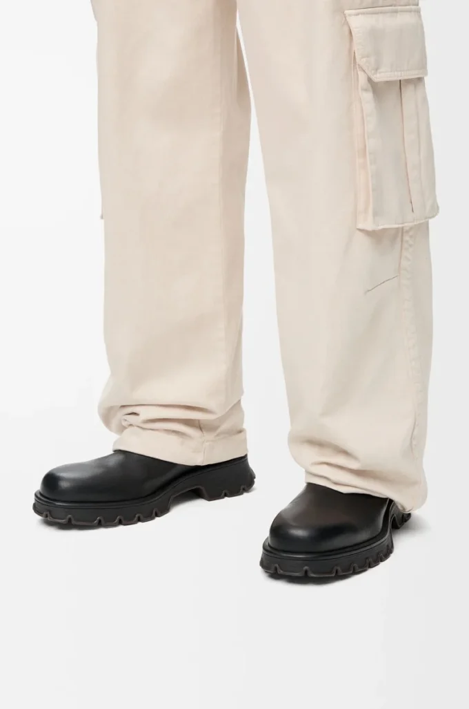 Bobby boot in grained vegetable-tanned calfskin Black