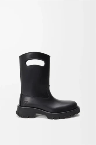 Bobby boot in vegetable-tanned calfskin Black