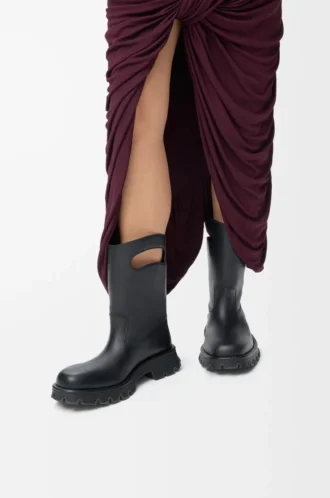 Bobby boot in vegetable-tanned calfskin Black