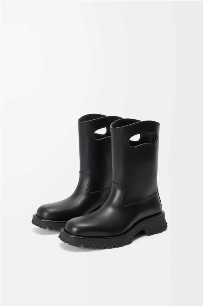 Bobby boot in vegetable-tanned calfskin Black