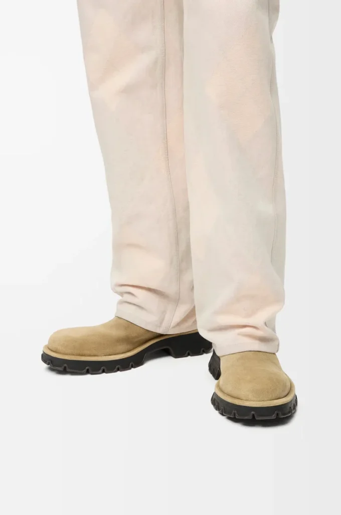 Bobby boot in waxed split calfskin Sahara