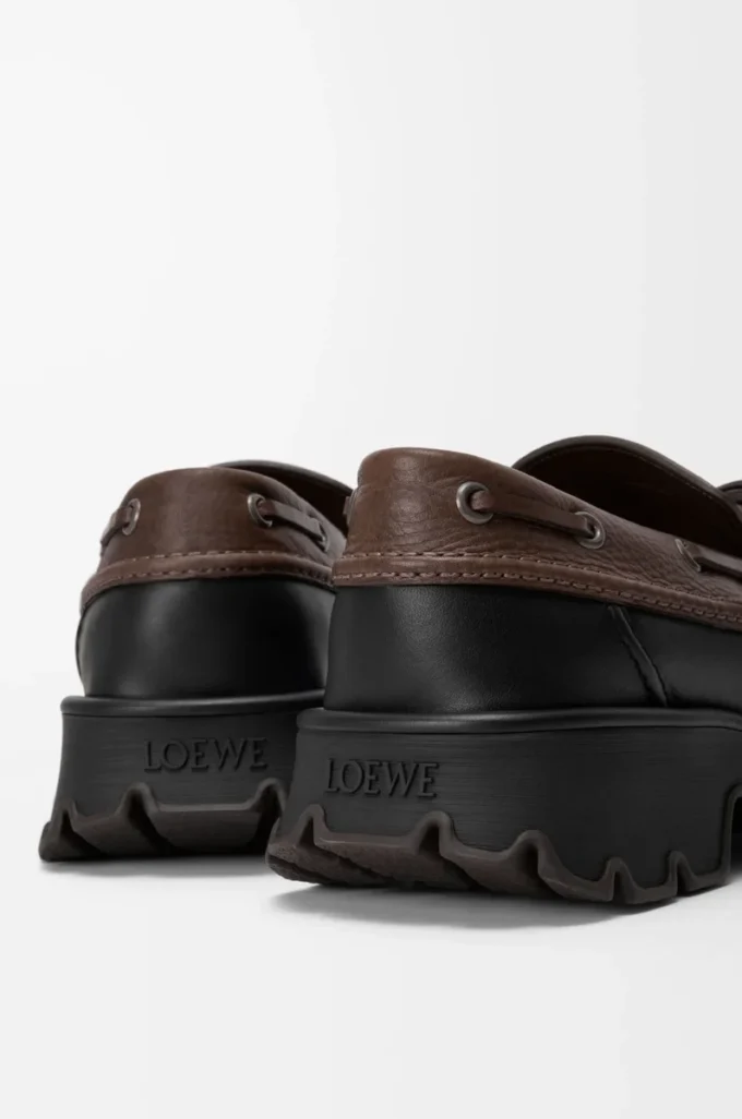 Bobby derby in calfskin and vegetable-tanned calfskin Black/Cacao Bobby derby in calfskin and vegetable-tanned calfskin Black/Cacao