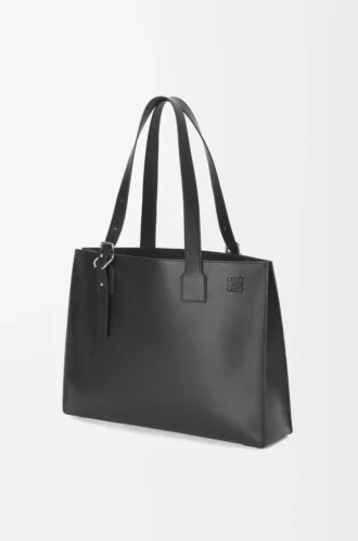 Buckle horizontal tote in classic calfskin Black