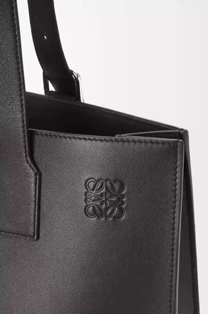 Buckle horizontal tote in classic calfskin Black Buckle horizontal tote in classic calfskin Black