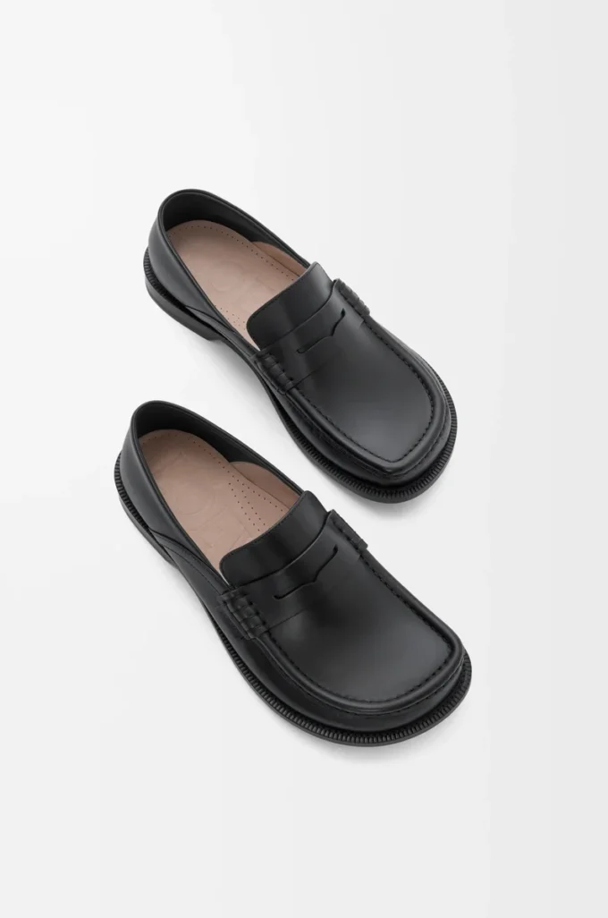 Campo flap back loafer in waxy calfskin Black Campo flap back loafer in waxy calfskin Black