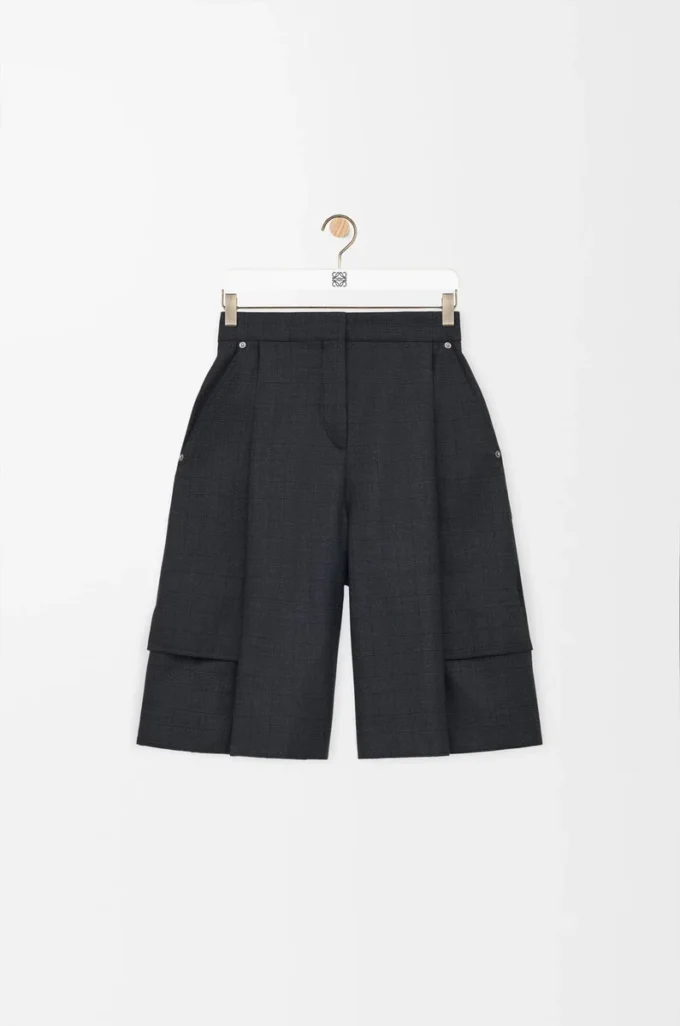 Cargo shorts in wool Dark Grey Cargo shorts in wool Dark Grey