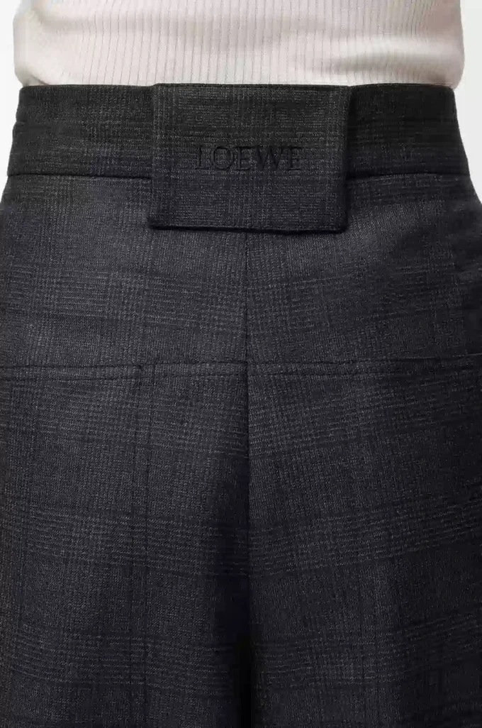 Cargo shorts in wool Dark Grey Cargo shorts in wool Dark Grey