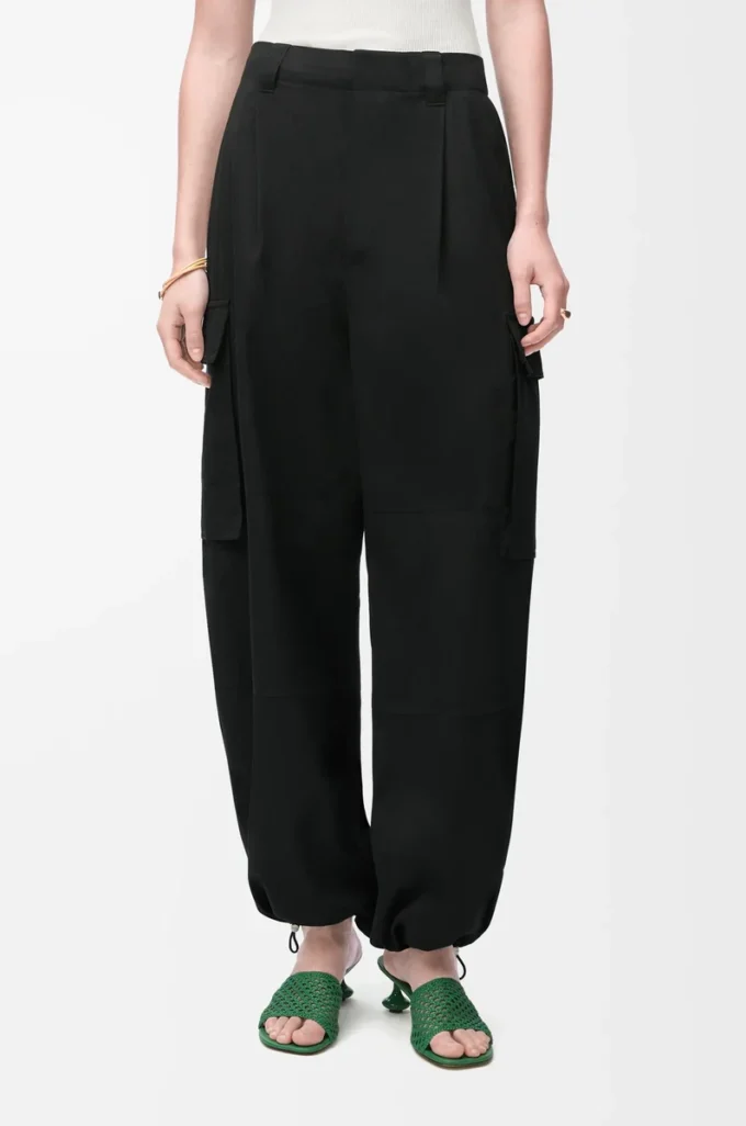 Cargo trousers in cotton and silk Black Cargo trousers in cotton and silk Black