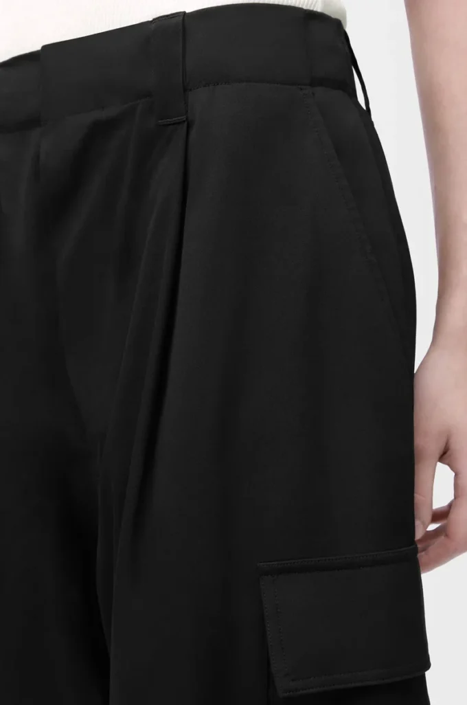 Cargo trousers in cotton and silk Black Cargo trousers in cotton and silk Black