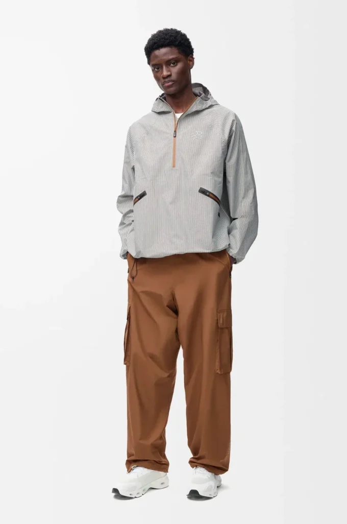 Cargo trousers in technical shell Toffee Cargo trousers in technical shell Toffee