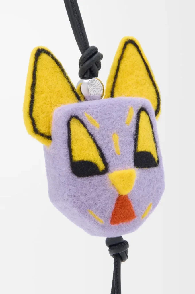 Cat charm in felt Purple/Yellow