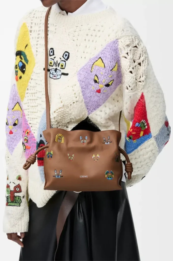 Cats mini Flamenco clutch in nappa calfskin Mocha Cats mini Flamenco clutch in nappa calfskin Mocha