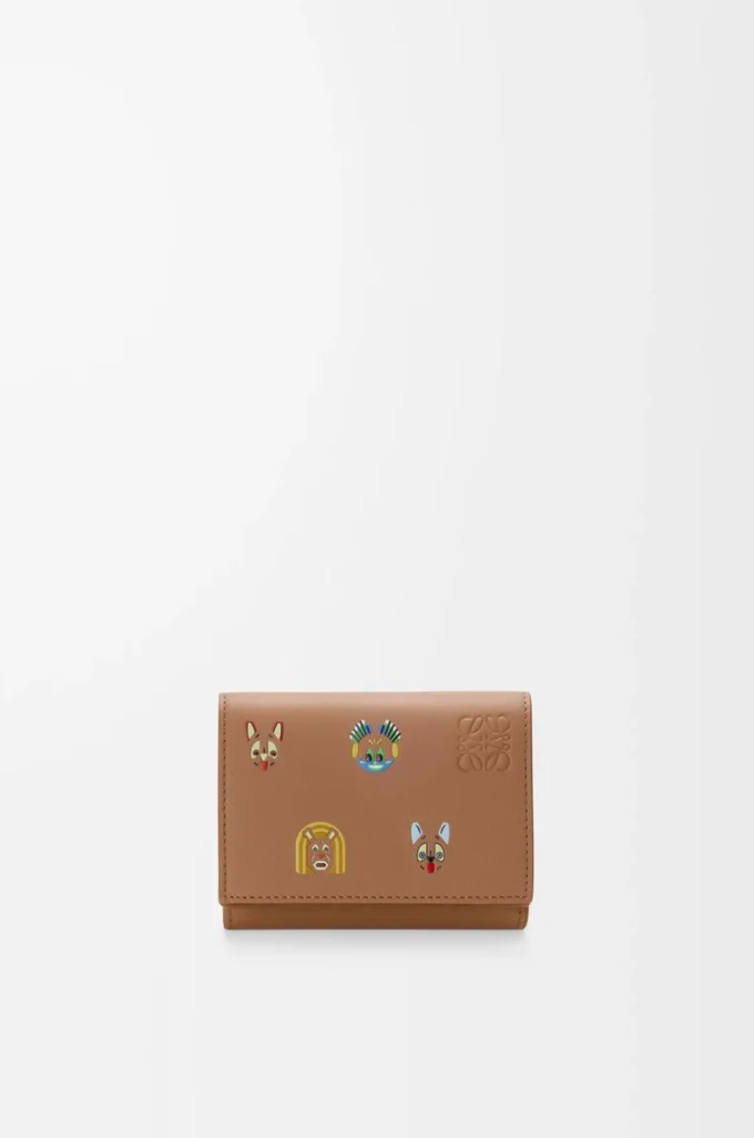Cats trifold wallet in classic calfskin Mocha Cats trifold wallet in classic calfskin Mocha