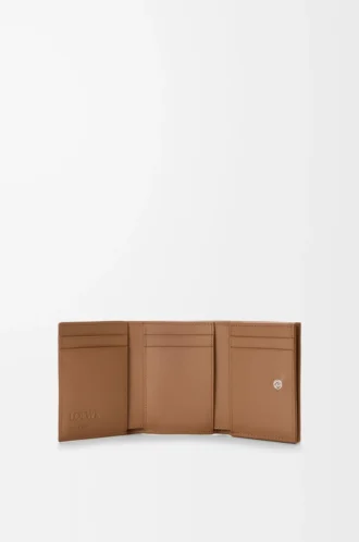 Cats trifold wallet in classic calfskin Mocha