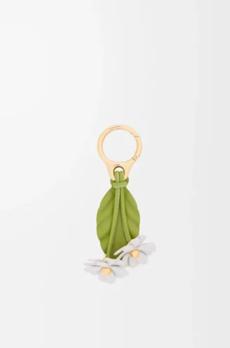 Chamomille flower charm in classic calfskin White/Green