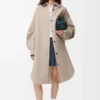 Coat in wool and cashmere Sandstone/White Coat in wool and cashmere Sandstone/White