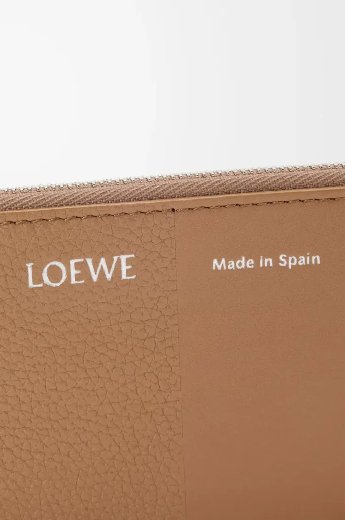 Coin cardholder in smooth and grained calfskin Mocha Coin cardholder in smooth and grained calfskin Mocha