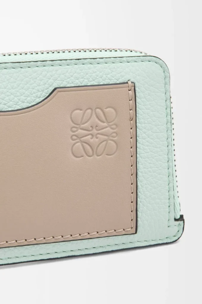 Coin cardholder in soft grained calfskin Frozen/Clay