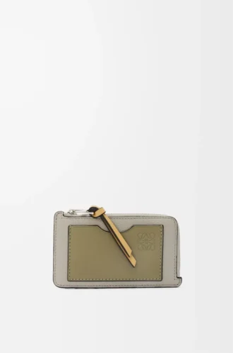 Coin cardholder in soft grained calfskin Shell Grey/Eucalyptus