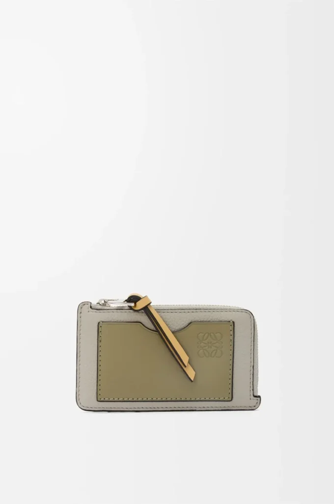 Coin cardholder in soft grained calfskin Shell Grey/Eucalyptus Coin cardholder in soft grained calfskin Shell Grey/Eucalyptus