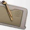 Coin cardholder in soft grained calfskin Shell Grey/Eucalyptus Coin cardholder in soft grained calfskin Shell Grey/Eucalyptus